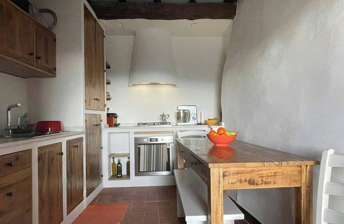 Monte Santa Maria Tiberina House | Historic farmhouse with pool in Umbria