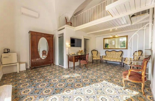 Santa Caterina House | Historic Liberty villa with private park and pool