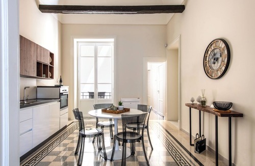 Borgo Vecchio Apartment | Historic stay on harbor, city center walk (5 min)