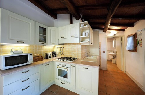 Paciano House | Historic villa overlooking Lake Trasimeno