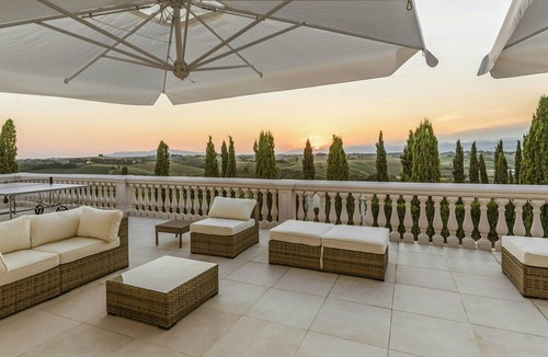 Vinci House | Historic villa with private pool near Florence