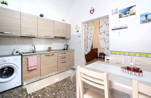 Polignano a Mare Apartment | Holiday Apartment "Chiarina Rooms" with A/C & Wi-Fi