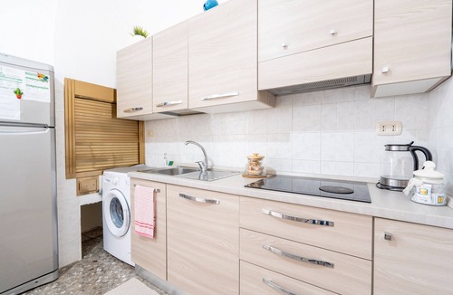 Polignano a Mare Apartment | Holiday Apartment "Chiarina Rooms" with A/C & Wi-Fi