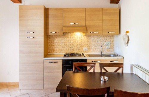 Follonica Apartment | Holiday Apartment 'Aria' close to the Beach with Shared Terrace & Balcony