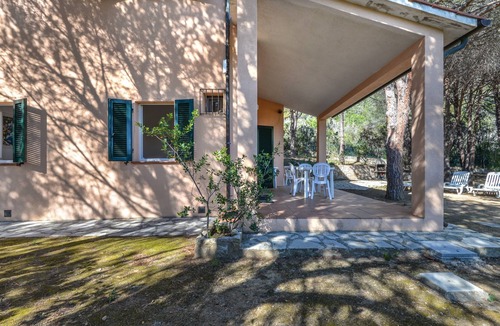 Procchio Apartment | Holiday Apartment 'Il Papavero' with Wi-Fi