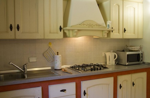 Piegaro Apartment | Holiday Apartment Il Piccolo Noce - Lavender Apartment