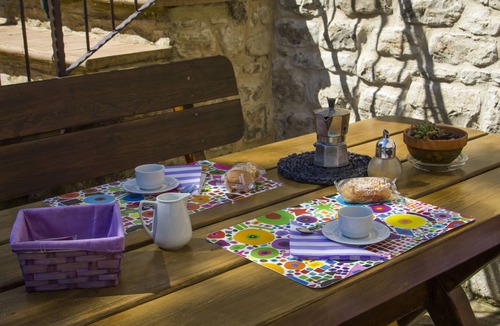 Piegaro Apartment | Holiday Apartment Il Piccolo Noce - Lavender Apartment