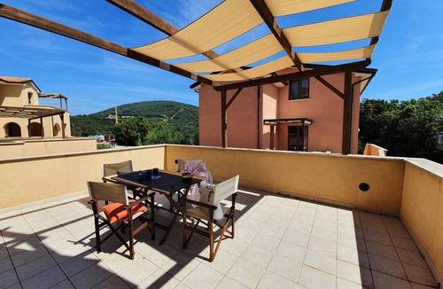 Cavo Apartment | Holiday Apartment "La Pergola al Cavo" with Sea View, Pool and Terrace