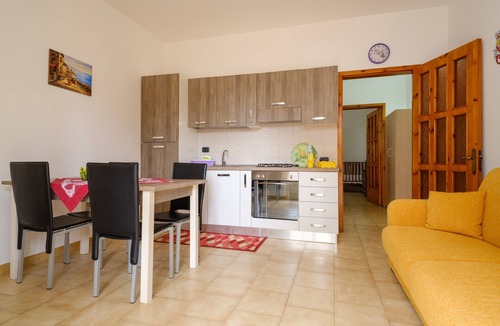 Racale Apartment | Holiday Apartment 'Villetta del Salento 1' with Garden & A/C