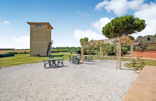 Ferretto House | Holiday Home in Castiglione near the Lake