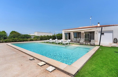 Torre Suda House | Holiday Home 'Alisea' with Sea View, Wi-Fi and Air Conditioning