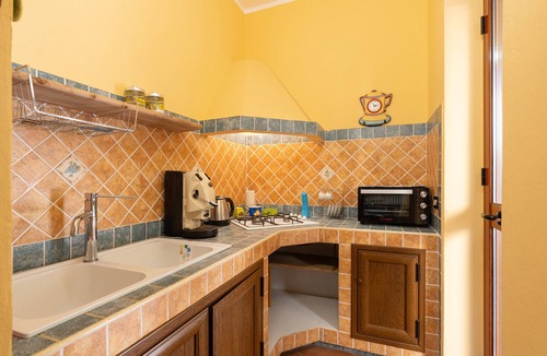 Trappeto House | Holiday Home "Casa Delle Pomelie" with Garden
