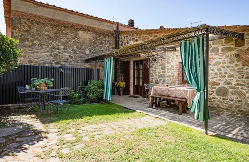 Popoltaio-Schiacciato House | Holiday Home Casa Graziani-5 by Interhome