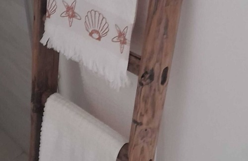 Torre Rinalda House | Holiday Home 'Casa Vacanze Al Civico 23' with Terrace & Air Conditioning