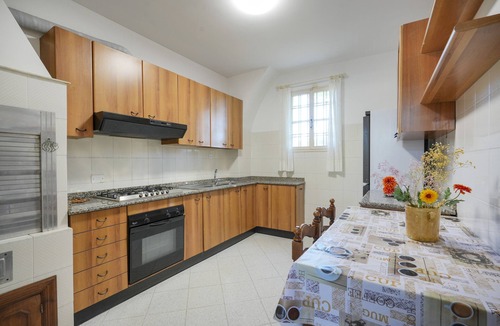 Macchia di Monte House | Holiday Home 'Casale Mba Graziudd' with Private Garden, Wi-Fi and Air Conditioning