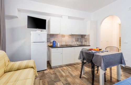 Terrasini House | Holiday Home 'Casavacanzefranca - 14' with Balcony, Wi-Fi and Air Conditioning