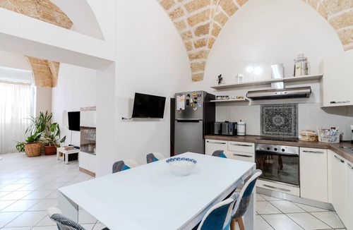 Casarano House | Holiday Home 'Civico4 Luxuryholidays' with Private Terrace, Wi-Fi and Air Conditioning