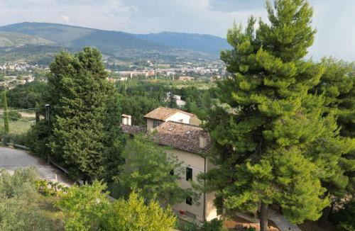 Foligno House | Holiday Home Ferienvilla casaRegina bb mit Panoramablick auf den Hügel by Interhome