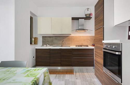Specchiolla House | Holiday Home 'Giulia House' with Private Terrace, Wi-Fi and Air Conditioning