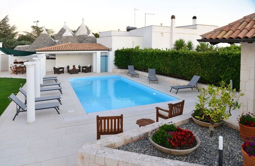 Specchiaruzzo House | Holiday Home in Itria Valley with Pool