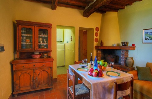 Paciano House | Holiday Home in Paciano near Lake Trasimeno