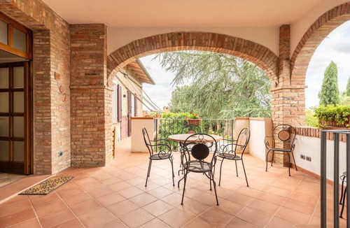 Acquaviva House | Holiday Home in Villa Pandolfina near Montepulciano