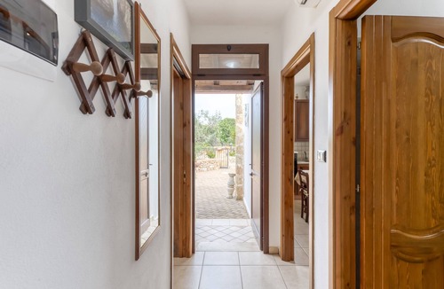 Morciano di Leuca House | Holiday Home 'Del Cuoco' with Shared Pool, Private Garden and Air Conditioning