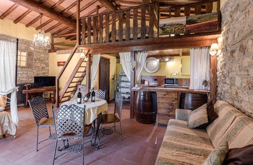 Rignano sull'Arno House | Holiday Home 'Villa Silvia' with Private Pool, Wi-Fi and Air Conditioning