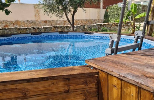 Brindisi House | Holiday Home 'La Casetta Del Pescatore' with Shared Pool, Wi-Fi and Air Conditioning