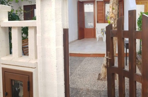 San Vito Lo Capo House | Holiday Home 'Maltese' with Shared Terrace, Wi-Fi & Air Conditioning