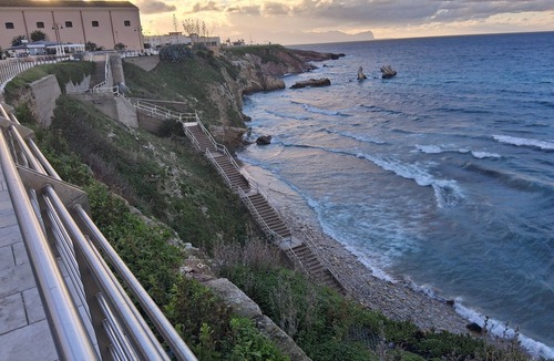 Terrasini House | Holiday Home 'Sicilia Biadda' with Wi-Fi and Air Conditioning
