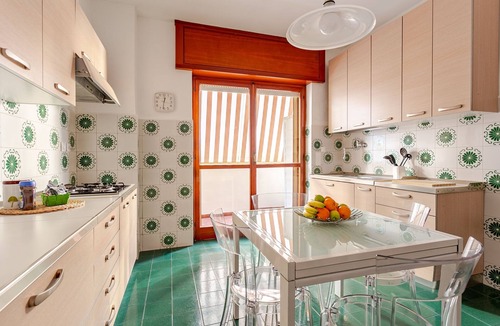 Quartiere XXII Collatino House | Holiday Home 'Tibvr House-stazione Tiburtina' with Balcony, Wi-Fi and Air Conditioning