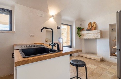 Martina Franca House | Holiday Home 'Trulli Terralunga' with Pool and Wi-Fi