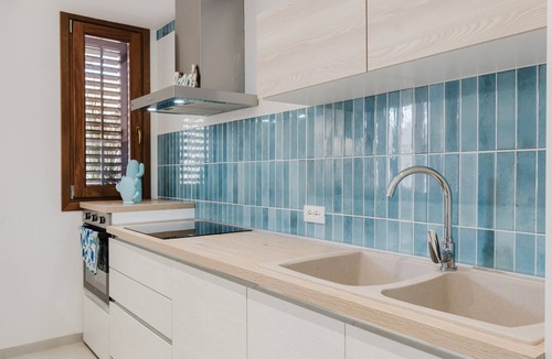 San Vito Lo Capo House | Holiday Home 'Viky Vacanze A San Vito Lo Capo' with Mountain View, Wi-Fi and Air Conditioning
