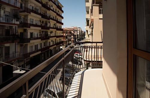 Crotone House | Holiday Home 'Vacanza Via Roma 103 F' with Sea View and Wi-Fi
