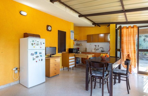 Valderice House | Holiday Home 'Vacanze Lido Valderice' with Private Terrace and Private Garden