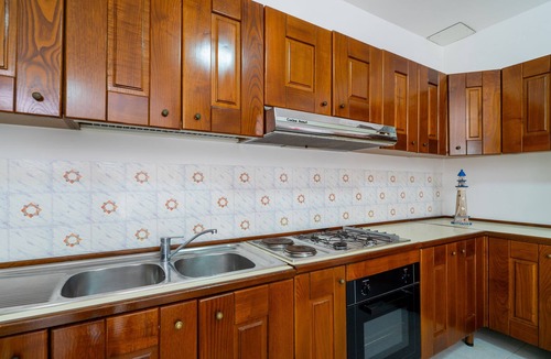 Porto Cesareo House | Holiday Home "Villetta Irlanda" with Garden & Wi-Fi