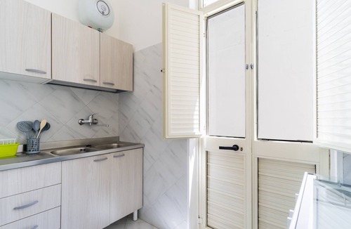Scala di Furno House | Holiday Home 'Villa Lido Hookipa' with Private Terrace and Air Conditioning