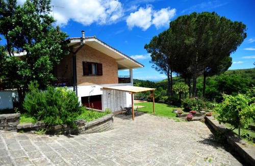 Poggio House | Holiday Home Villa 'Der Kirschbaum' by Interhome