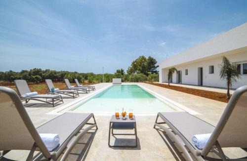 Carovigno House | Holiday Home Villa Donnosanto 5 Minuten vom Strand entfernt- Ostuni 10km by Interhome