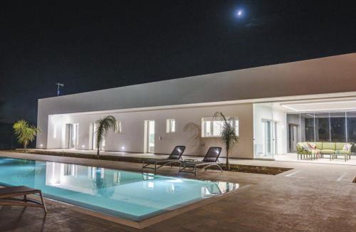 Carovigno House | Holiday Home Villa Donnosanto 5 Minuten vom Strand entfernt- Ostuni 10km by Interhome