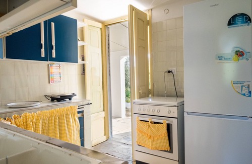 Il Monte House | Holiday Home Villa Grazia close to the Sea with Private Garden & Wi-Fi