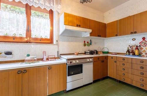 Salemi House | Holiday Home 'Villa Sofia' with Private Garden and Balcony