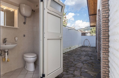 Sperlonga Villa | HOLIDAY VILLA NIKITA, FEW METERS AND HAS 'THE SEA