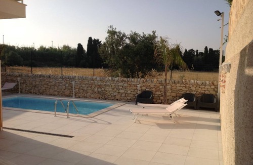 Pozzallo House | Home Pegasus in VILLA SEA SKY- swimming pool -100 meters away the beach