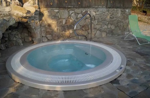 Monte San Pietro Apartment | Homerez - Apartment in Monte San Pietro.