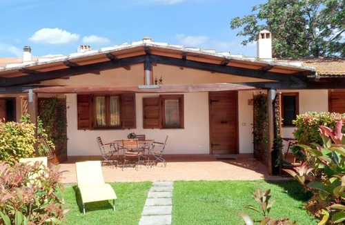 Pescia Romana House | Homerez - Comfortable House in Pescia Romana with Terrace