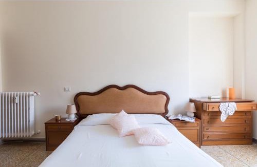 Quartiere XXII Collatino Apartment | Hortis Apartment, 5 persone, 2 camere, balcone, Metro C per il Colosseo a 10 minuti e tram per Termini a 2 minuti