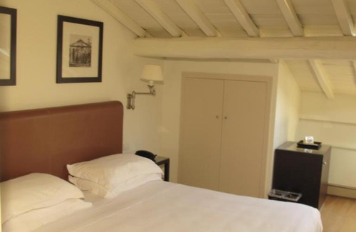 Rione IX Pigna Hotel | Hotel Albergo Santa Chiara