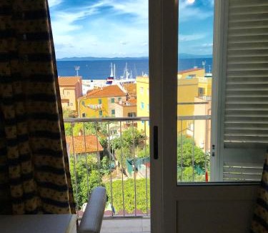 Giglio Porto Hotel | Hotel Bahamas